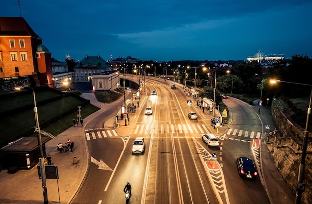 Nocny widok na Warszawę z mostu centralnego placu polska