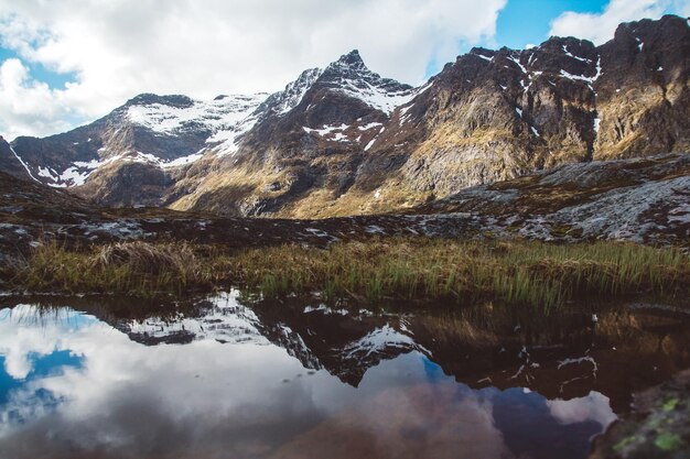 Norwegia góra na wyspach Lofoty Naturalny skandynawski krajobraz