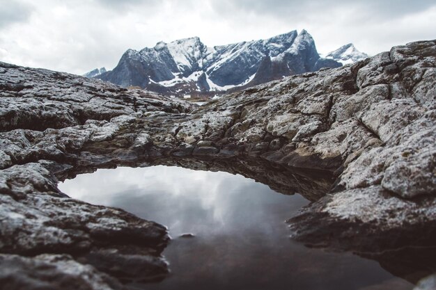 Norwegia góry i krajobrazy na wyspach Lofoty Naturalny skandynawski krajobraz