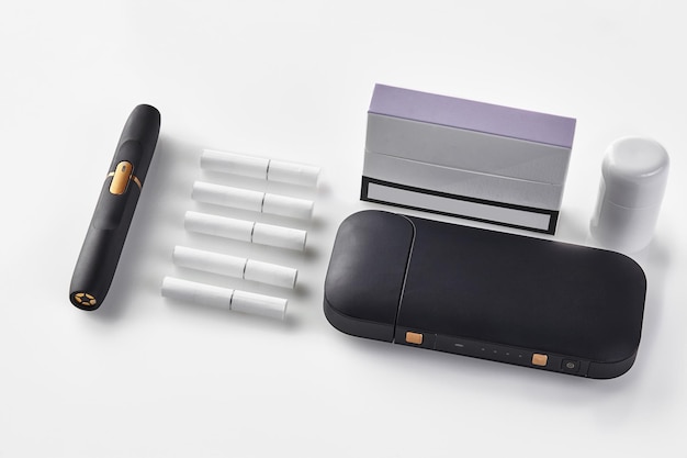 Nowa generacja czarnego zestawu do czyszczenia baterii elektronicznych papierosów z fioletową stroną z izolacją pięciu elementów grzejnych