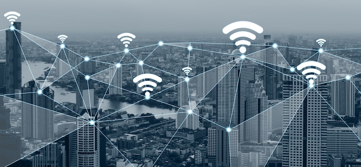 Zdjęcie nowoczesna kreatywna komunikacja i połączenie z siecią internetową w inteligentnym mieście
