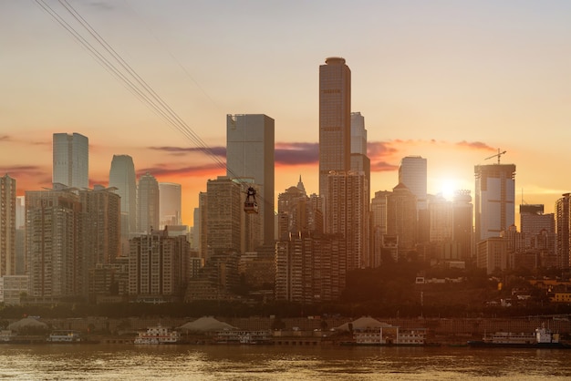 Nowoczesna Panoramę Metropolii O Zachodzie Słońca, Chongqing, Chiny, Panorama Chongqing.