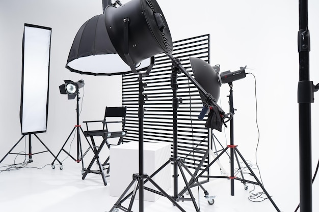 nowoczesne studio fotograficzne z profesjonalnym sprzętem