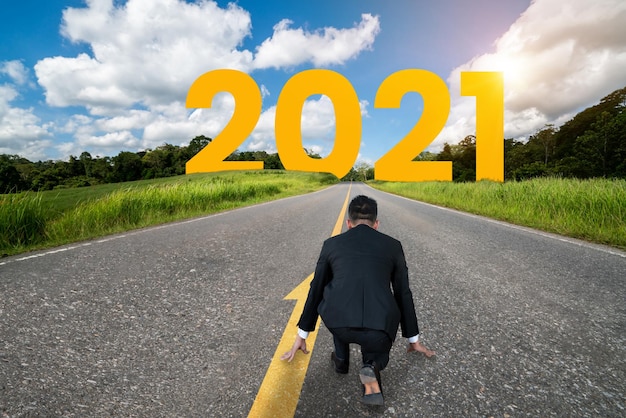 Noworoczna podróż w 2021 r. i koncepcja wizji przyszłości