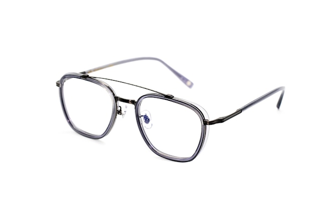 Obraz nowoczesnych modnych okularów na białym tle Okulary Okulary