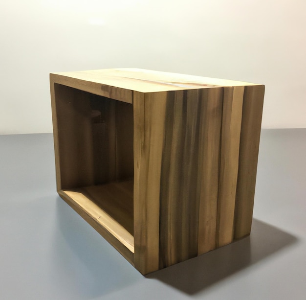 Obraz z bliska drewniane pudełko tabeli na szarym tle