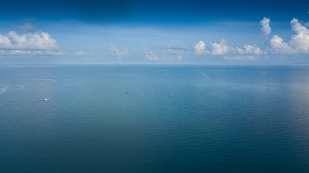 Zdjęcie odgórny widok morze w tajlandia