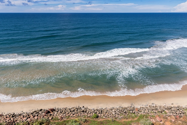 Odgórny widok południe plaża w Varkala, Kerala stan, India