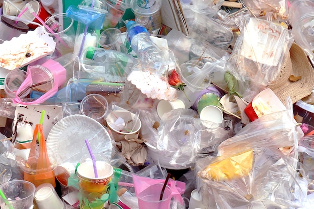 Zdjęcie odpady z tworzyw sztucznych, tekstury tła butelki z tworzyw sztucznych śmieci