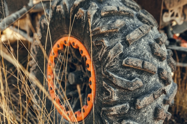 Off-road atv samochód zbliżenie szczegóły duża opona