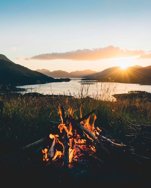 Ognisko we wsi Ballachulish, Szkocja