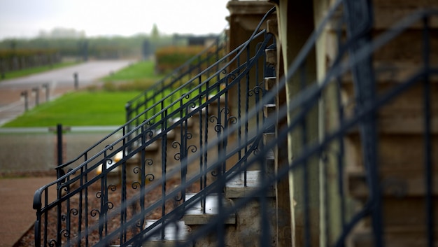 Zdjęcie ogród metalowy z balustradą