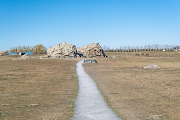 Okotoks Erratic duża formacja skalna w Alberta w Kanadzie