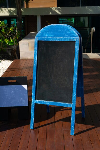 Old Blue Chalkboard menu podpisać szablon makiety do projektowania Twojej restauracji