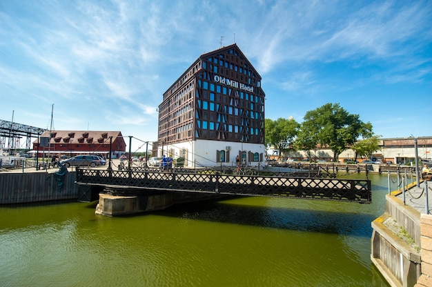 Old Mill Hotel Na Nabrzeżu Rzeki Dane Na Starym Mieście W Kłajpedzie Na Litwie