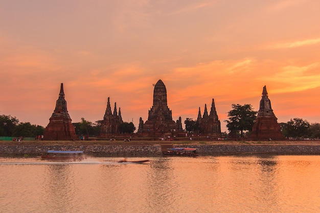 Old Temple wat Chaiwatthanaram z prowincji Ayutthaya