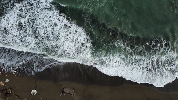 Oleaje sobre la arena de la playa