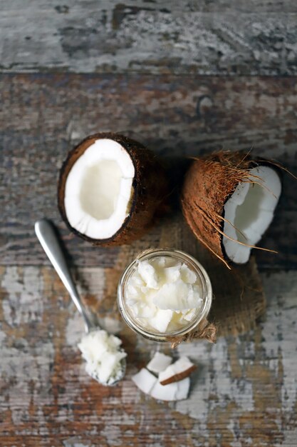 Zdjęcie olej kokosowy. koncepcja zdrowej żywności. dieta ketonowa.