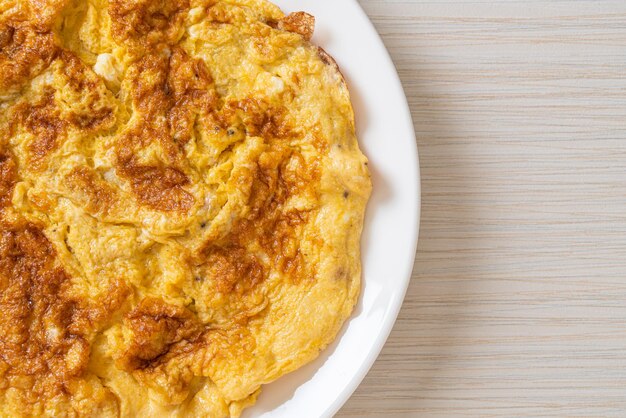 Zdjęcie omlet lub omlet z ketchupem