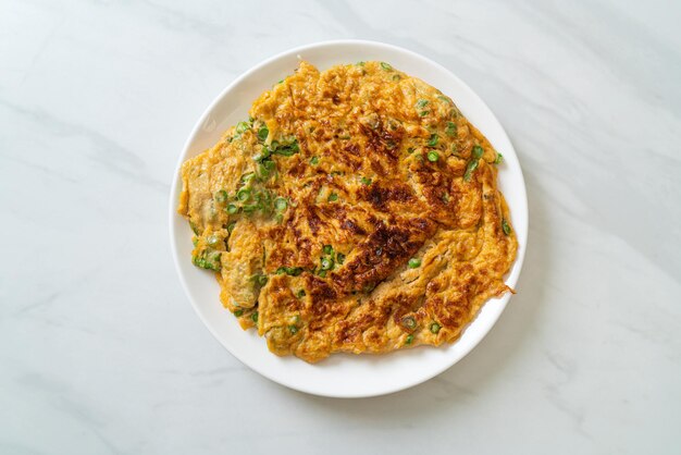 omlet z długą fasolą lub krowim groszkiem - domowe jedzenie