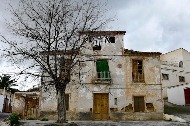 Opuszczony i zrujnowany dom strachu, Granada - Hiszpania