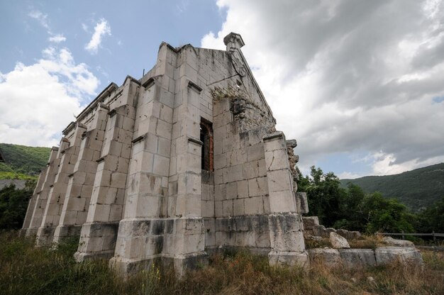 Zdjęcie opuszczony stary dom