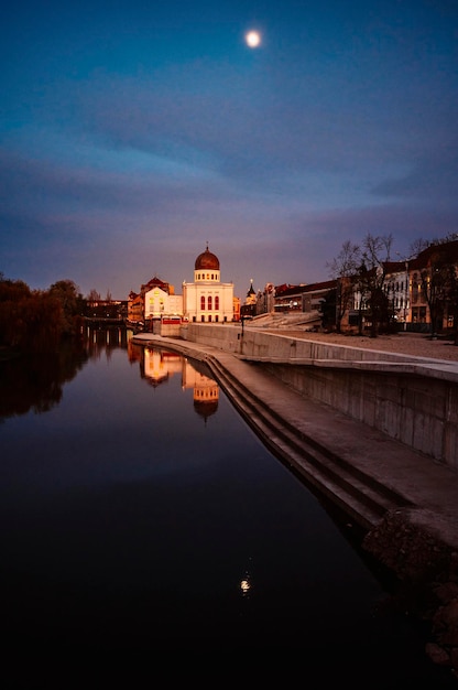 Oradea Rumunia z Union Square Piata Unirii Stolica secesji Zachodnia Transylwania w Rumunii Historyczne miasto kultury w Europie