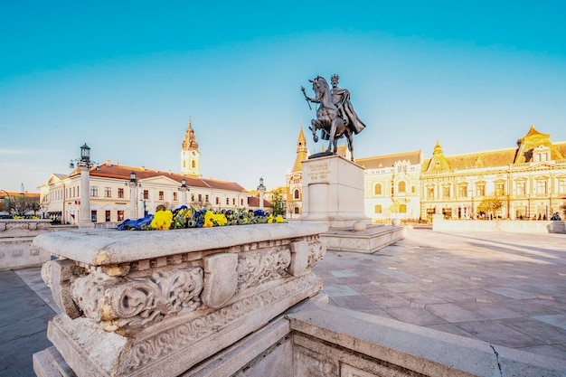 Oradea Rumunia z Union Square Piata Unirii Stolica secesji Zachodnia Transylwania w Rumunii Historyczne miasto kultury w Europie