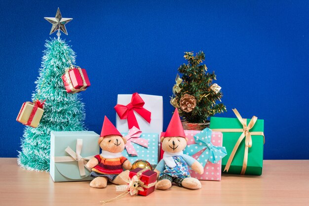 Ornament i para piękny niedźwiedź, Boże Narodzenie dekorować na Wesołych Świąt i szczęśliwego nowego roku