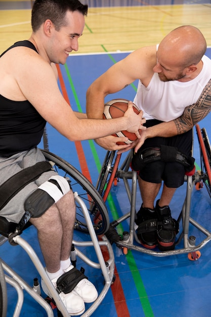 Zdjęcie osoby niepełnosprawne uprawiające sport