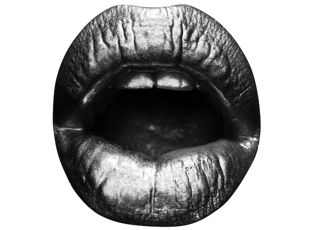 Otwarte usta z bliska kobiece złote usta izolowane kobieta zmysłowe złote usta połysk metalizowane usta izolują