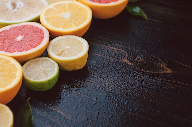 Owoce cytrusowe (pomarańcza, cytryna, grejpfrut, mandarynka, limonka)