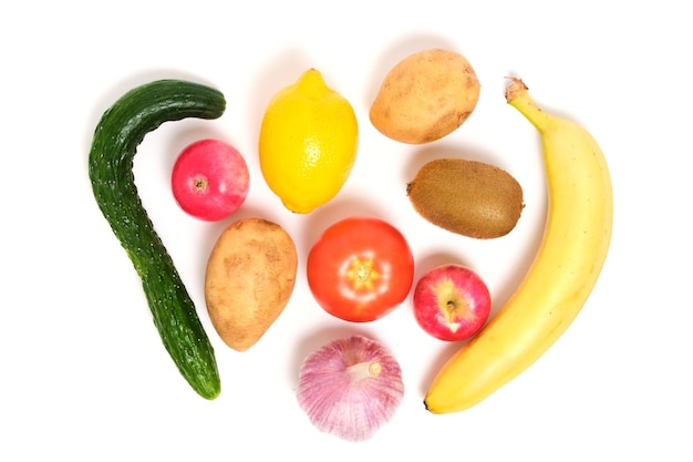 Owoce i warzywa białe tło zdrowa i zdrowa żywność
