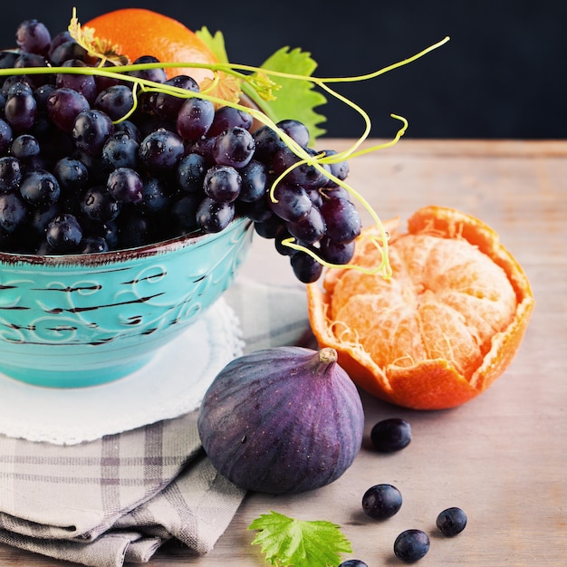 Owoce winogron, mandarynki i figi, zdrowa żywność
