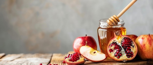 Owocne tradycje świętowania Rosh Hashany z jabłkiem, granatem i miodem