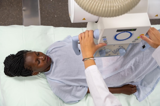 Pacjent w trakcie sesji radiologicznej