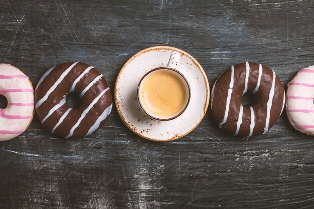 Pączki I Widok Z Góry Kawy