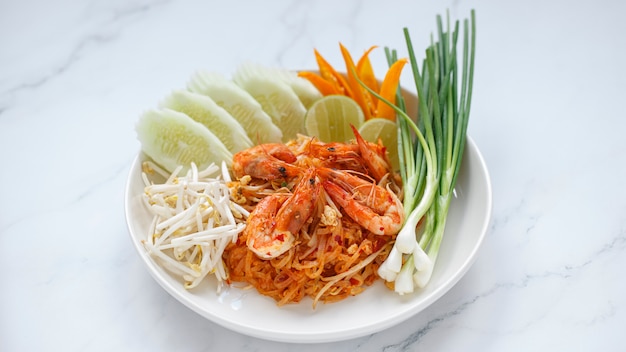 Pad Thai, Pud Thai smażony makaron z krewetkami