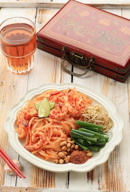 Pad Thai Smażony Makaron Ryżowy Z Krewetkami