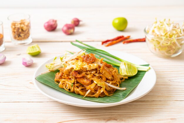 Pad Thai - smażony makaron ryżowy