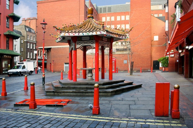 Pagoda Chinatown na Newport Place w Londynie została zburzona w 2016 roku