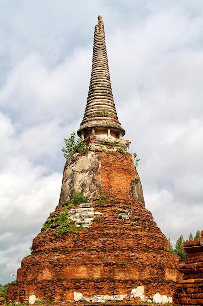 Pagoda w świątyni Wat Chaiwattanaram Ayutthaya Tajlandia