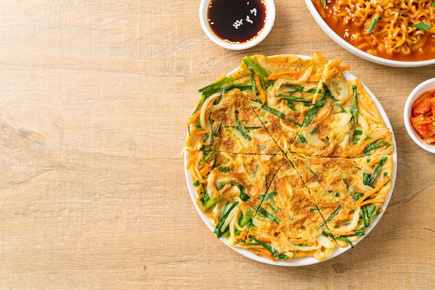 Pajeon czyli koreański naleśnik lub koreańska pizza - po azjatycką kuchnię