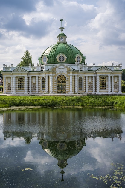 Pałac Grotto w posiadłości Kuskovo w Moskwie, Rosja