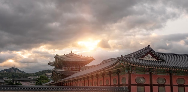 Zdjęcie pałac gyeongbokgung w seulu w korei południowej