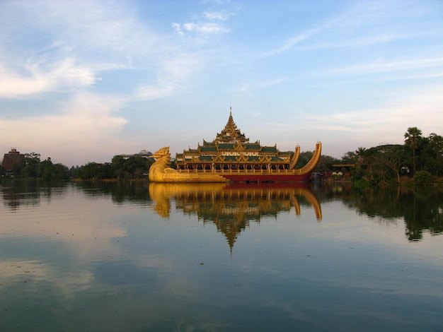 Pałac Karaweik Rangun Rangun Birma