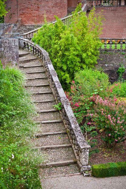 Palais De La Berbie Gardens W Albi Tarn We Francji