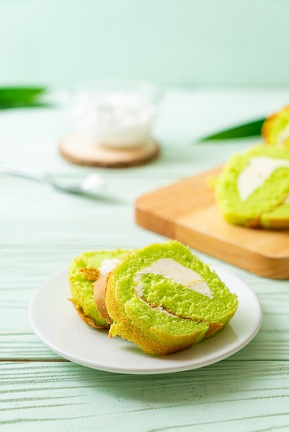 Zdjęcie pandan roll cake