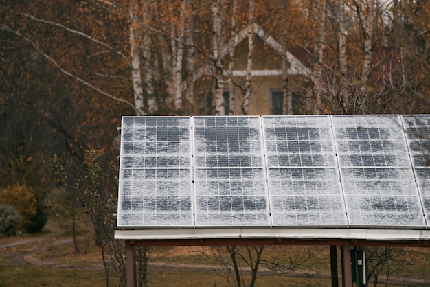 Panele słoneczne w zimnym klimacie Wydajne i bezpieczne wytwarzanie energii dzięki technologii fotowoltaicznej Panele słoneczne Zrównoważony rozwój i bezpieczeństwo w warunkach śnieżnych podczas stosowania do ogrzewania pompą ciepła