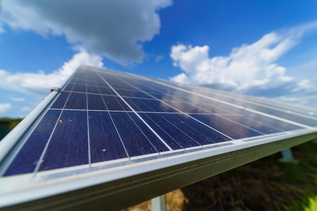 Panele słoneczne z bliska strzał Fotowoltaiczne źródła energii alternatywnej